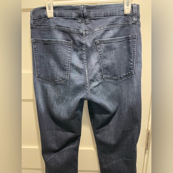 GOOD AMERICAN Good Legs Skinny Jeans - Picture 9 of 10